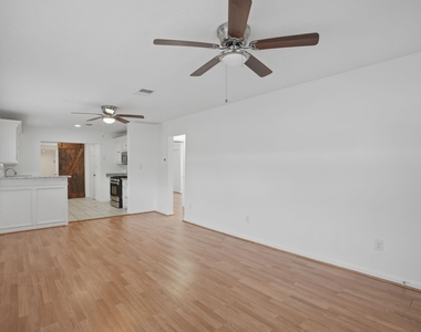 5315 Bell Street - Photo Thumbnail 3
