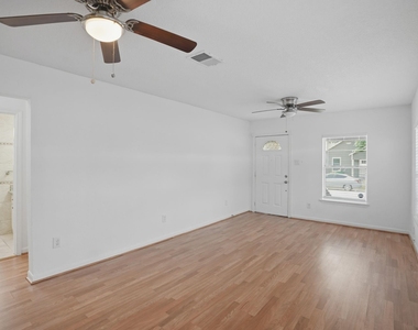 5315 Bell Street - Photo Thumbnail 8