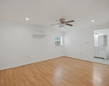 5315 Bell Street - Photo Thumbnail 10