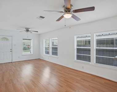 5315 Bell Street - Photo Thumbnail 7