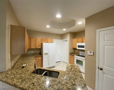 16174 Via Solera Circle - Photo Thumbnail 6