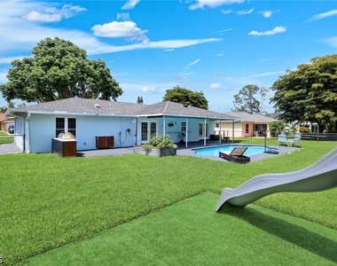 2212 Se 7th Street - Photo Thumbnail 28