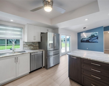 2212 Se 7th Street - Photo Thumbnail 14