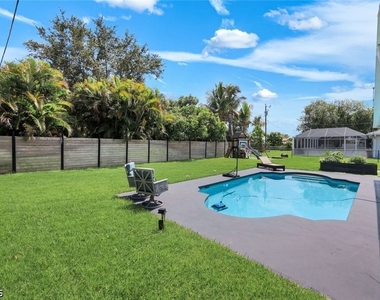 2212 Se 7th Street - Photo Thumbnail 26