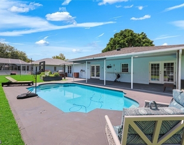 2212 Se 7th Street - Photo Thumbnail 24