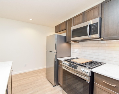 2509 Terry Street - Photo Thumbnail 3
