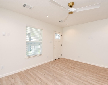 2509 Terry Street - Photo Thumbnail 7