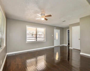 2109 Jeridona Street - Photo Thumbnail 5