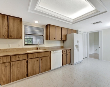 1516 Sautern Drive - Photo Thumbnail 17