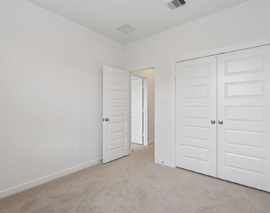 404 Sunrise Ranch Drive - Photo Thumbnail 9
