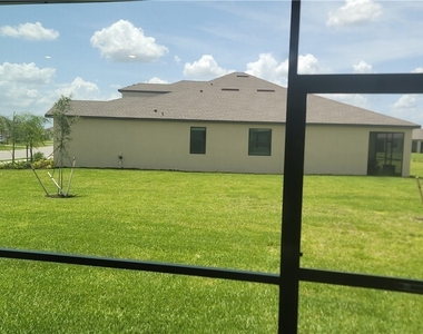 3389 Menores Way - Photo Thumbnail 9