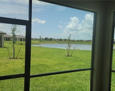 3389 Menores Way - Photo Thumbnail 11