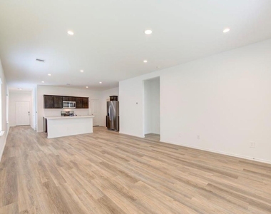 12322 Morning Vista Drive - Photo Thumbnail 7