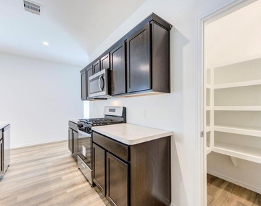 12322 Morning Vista Drive - Photo Thumbnail 10