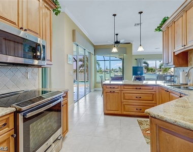 1119 Se 1st Terrace - Photo Thumbnail 10