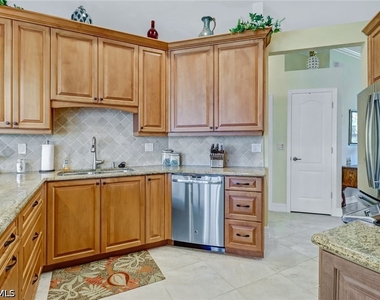 1119 Se 1st Terrace - Photo Thumbnail 9