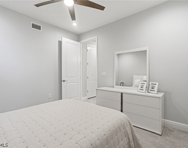2560 Seychelles Drive - Photo Thumbnail 14