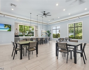 2560 Seychelles Drive - Photo Thumbnail 20
