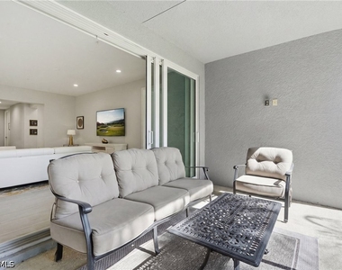 2560 Seychelles Drive - Photo Thumbnail 17