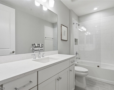 2560 Seychelles Drive - Photo Thumbnail 15