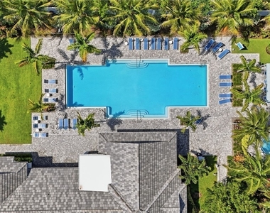 2560 Seychelles Drive - Photo Thumbnail 21