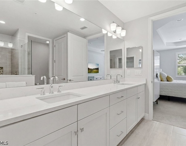 2560 Seychelles Drive - Photo Thumbnail 12