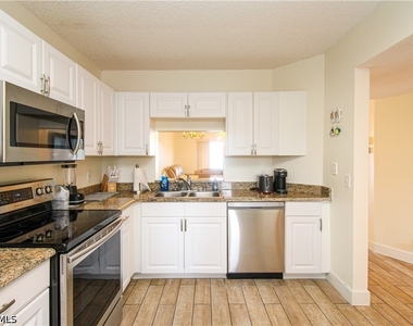 7794 Emerald Circle - Photo Thumbnail 12