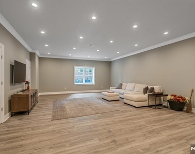 4 Brookview - Photo Thumbnail 31