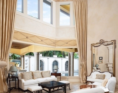3280 Gordon Drive - Photo Thumbnail 5