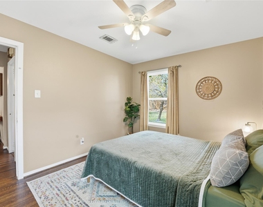 10355 Duncum Street - Photo Thumbnail 6