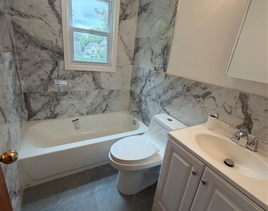 212 E Clinton - Photo Thumbnail 9