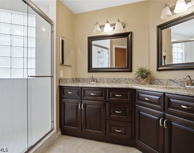 77 Silver Oaks Circle - Photo Thumbnail 15