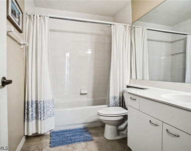 77 Silver Oaks Circle - Photo Thumbnail 19