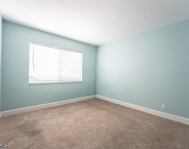 3574 Antarctic Circle - Photo Thumbnail 10