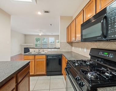 2923 Ridge Scene Way - Photo Thumbnail 10