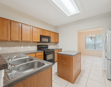 2923 Ridge Scene Way - Photo Thumbnail 7
