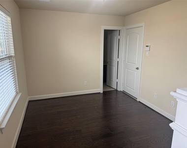 10716 Addicks Oaks - Photo Thumbnail 2