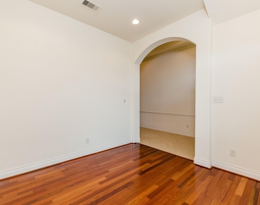 2703 Wild Lilac Drive - Photo Thumbnail 4