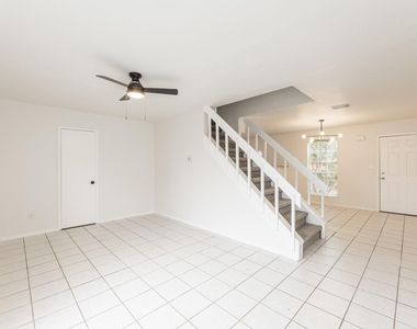 1902 Avenue B - Photo Thumbnail 10
