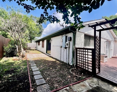 13819 Wickersham Lane - Photo Thumbnail 17