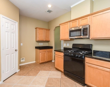 402 New Hope Lane - Photo Thumbnail 11