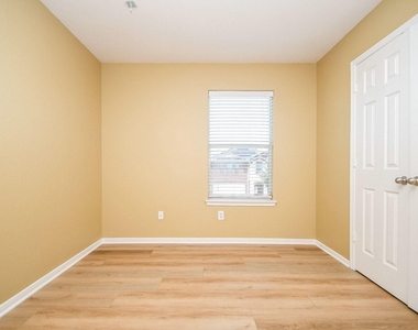 402 New Hope Lane - Photo Thumbnail 29