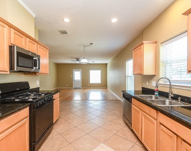 402 New Hope Lane - Photo Thumbnail 12