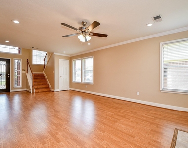 11707 Turtle Lake Drive - Photo Thumbnail 7