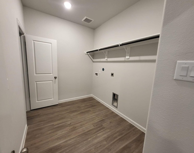 8030 Peppercorn Street - Photo Thumbnail 15