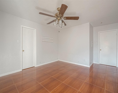 9407 Demsey Mill Drive - Photo Thumbnail 16