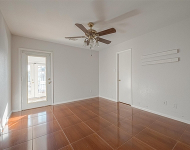 9407 Demsey Mill Drive - Photo Thumbnail 15