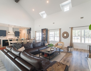 5 W Forest Court - Photo Thumbnail 8