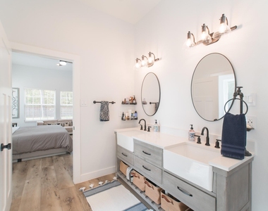 5 W Forest Court - Photo Thumbnail 19