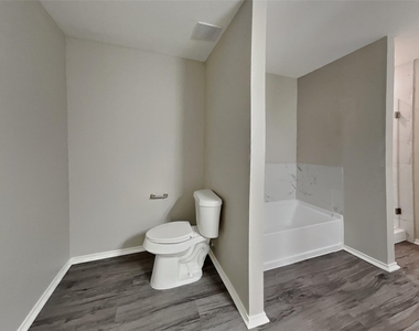 5010 Diamondcliff Court - Photo Thumbnail 9
